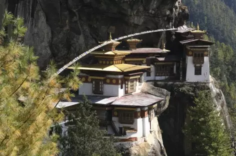 Le temple de Taktsang surplombant la vallée de Paro - Bhoutan
