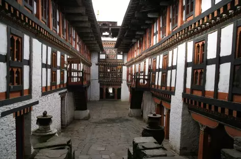 Dzong de Jakar, cour intérieure - Bhoutan