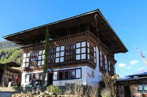 Habitat traditionnel au village de Tsento