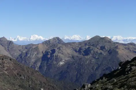 Au loin la chaine himalayenne