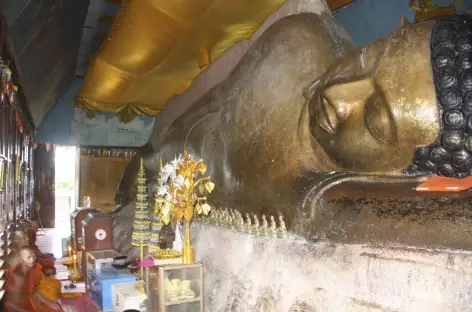 Office dans un temple au sommet du Phnom Kulen - Cambodge - 