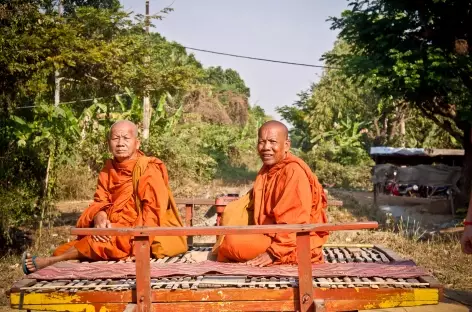 Sur le train de bambous dans les environs de Battambang - Cambodge