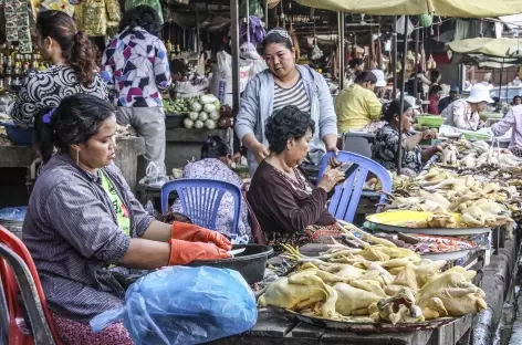 Ambiance sur un marché - Cambodge