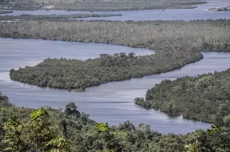 A l'aprroche de Koh Kong, mer et fleuve se mélangent - Cambodge