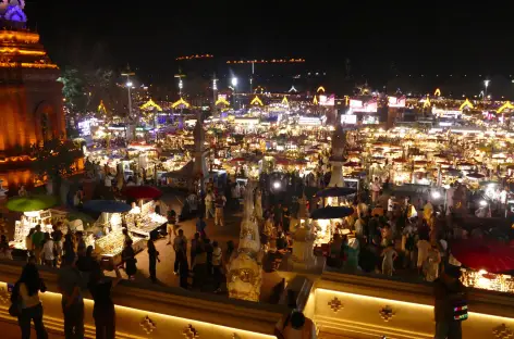 Gaozhuang Night Market - Jinghong