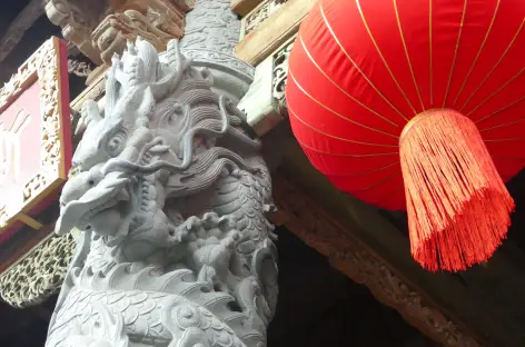 Fanion et tête de dragon