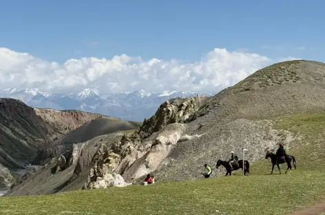 Sari Mogol, cavaliers - Kirghizistan