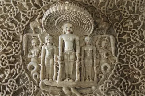Détail à l'intérieur du temple d’Adinath, Rajasthan