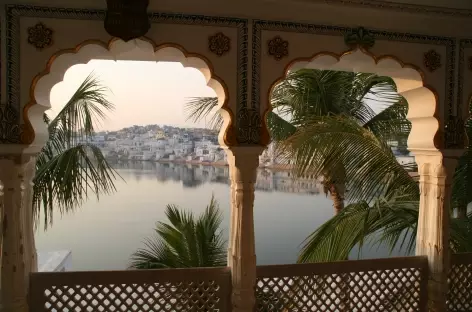 Fin de soirée sur le lac de Pushkar, Rajasthan