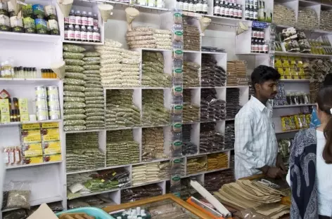 Boutique aux épices de Munnar, Kerala, Inde du sud