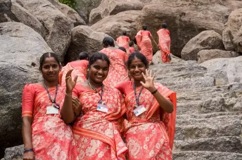 Rencontre joyeuse au fort de Ginjee,  Inde du Sud