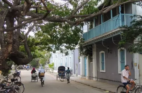 Les charmantes rues de Pondichery,  Inde du Sud - 