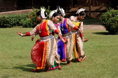 Danses près de Bhubaneswar - Orissa, Inde