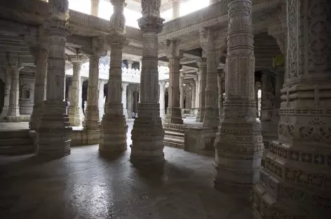 Intérieur du temple d’Adinat - Rajasthan - 