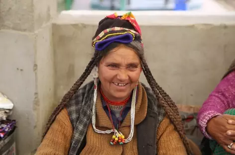Portrait : marchandes dans les rues de Leh - 