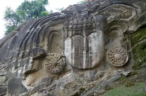 Rochers sculptés d'Unakoti