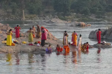 Scène de vie au bord de la rivière Betwa, Orchha