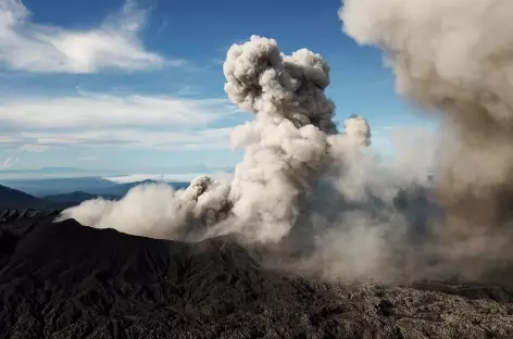 Volcan Dukono, île d'Halmahera - Indonésie