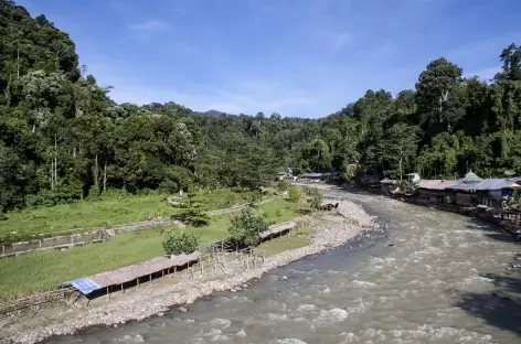 Rivière Bohorok vers Bukit Lawang, Sumatra - Indonésie - 