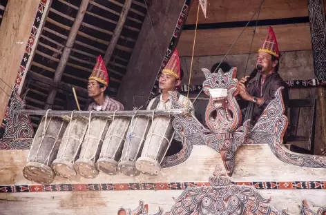 Danses traditionnelles batak toba, Ile de Samosir, Sumatra - Indonésie