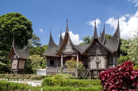 Architecture traditionnelle minangkabau, Sumatra - Indonésie