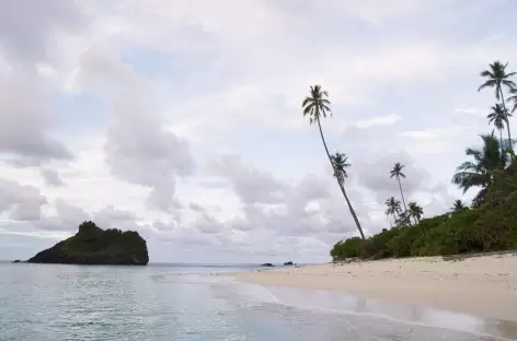 Littoral vers Pulisan, Sulawesi - Indonésie