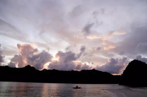 Littoral vers Pulisan, Sulawesi - Indonésie