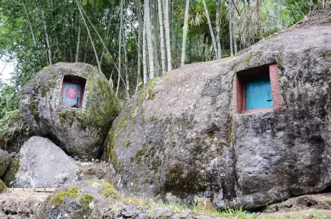 Tombeau funéraire entre Batutumonga et Loko'mata, Pays Toraja, Sulawesi - Indonésie