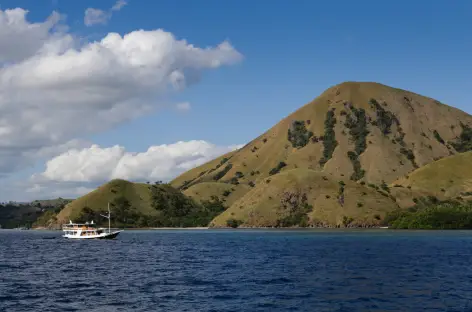Navigation dans l'archipel de Komodo - Indonésie - TIRAWA