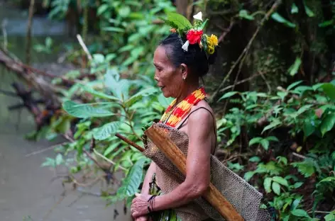 Hommes-fleurs de Mentawai, île de Siberut - Indonésie