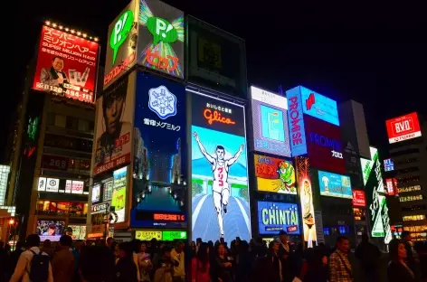 Quartier animé de Dotonbori à Osaka - Japon - 