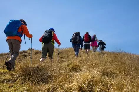 Rando menant au cratère de Nakadake, volcan Aso - Japon