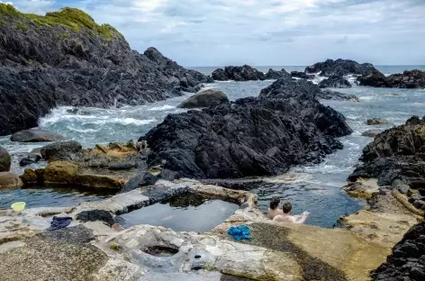 Onsen extérieur accessible seulement à marée basse, Yakushima - Japon