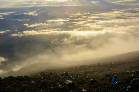 Pentes sommitales du Fuji (3776 m) - Japon