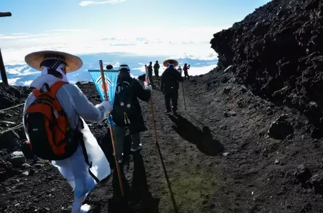 Pèlerinage au Fuji, sommet sacré des Japonais - Japon