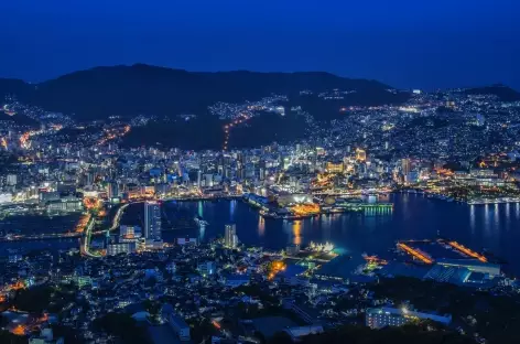Baie de Nagasaki de nuit - Japon