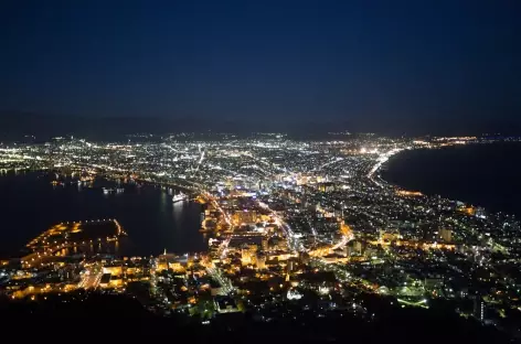 Panorama nocturne sur la ville d'Hakodate, Hokkaido - Japon