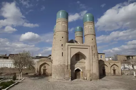 - Ouzbékistan