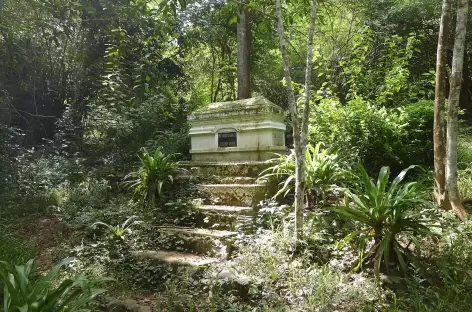 La tombe d'Henri Mouhot près de Luang Prabang - Laos