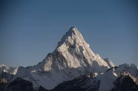 Zoom sur l'Ama dablam depuis le Kala Pattar - Népal