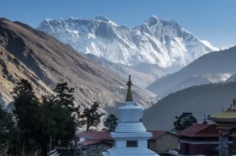 Vue sur les sommets dominant Kongde - Népal
