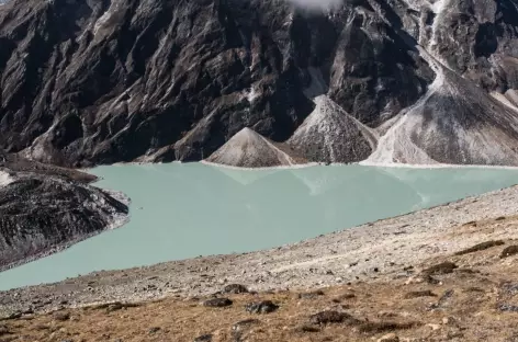 Le Chola Tsho (Lac glaciare sous le Chola) - Népal