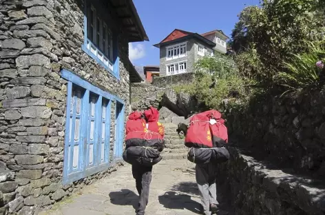 Trek > Namche Bazar (3440 m)