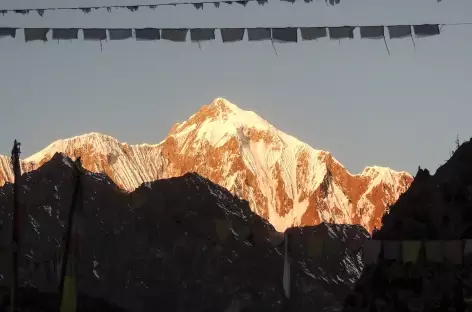 Premiers rayons sur le Lamjung Himal 6983 m- Népal