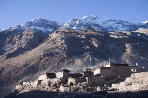 Trek > Jhyarkoi La (5360 m) > Lajar Sumna (4800 m)