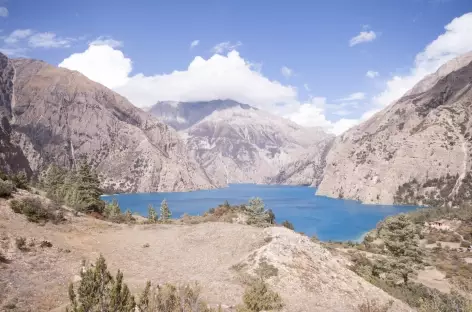 Trek > Acclimatation sur les rives du lac Phoksundo (3610 m)