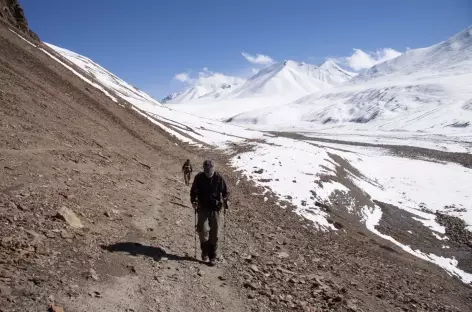 Trek > Mola La (5030 m) > Chharka Bhot (4330 m)