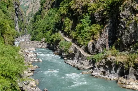 Entre Lokpa et Bihi Phedi Manaslu Népal