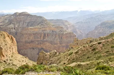 Canyon allant à la grotte monastère de Chungsi Mustang-Népal