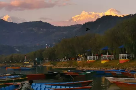 Vue depuis lac de Pokhara - 